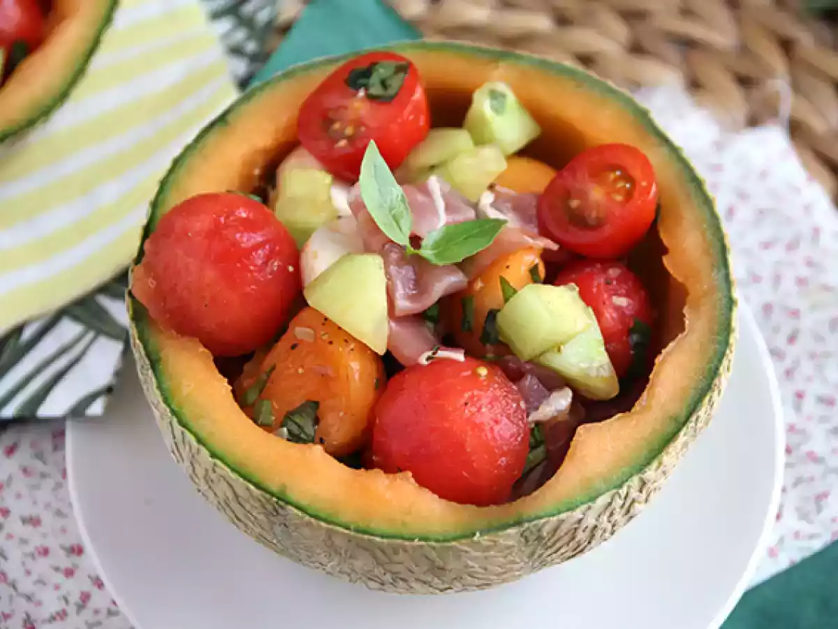 Meloensalade op meloen
