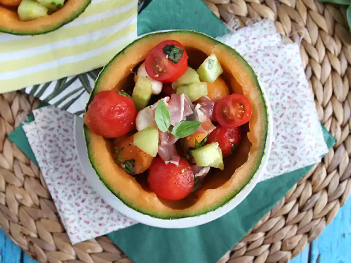 Meloensalade op meloen - foto 4