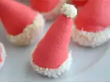 Meringues in de vorm van kerstmutsen, foto 2
