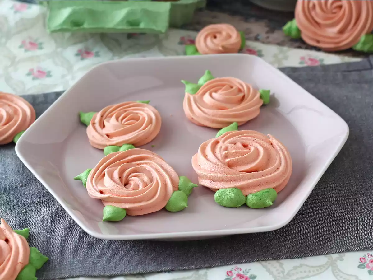Meringues in de vorm van schattige roosjes! - foto 3