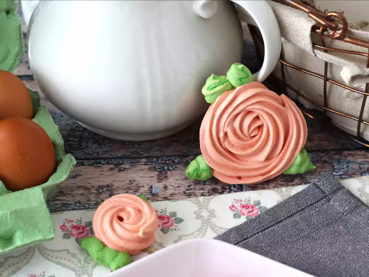 Meringues in de vorm van schattige roosjes! - foto 4