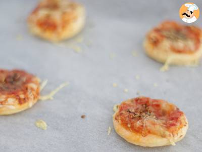 Minipizza's met bladerdeeg