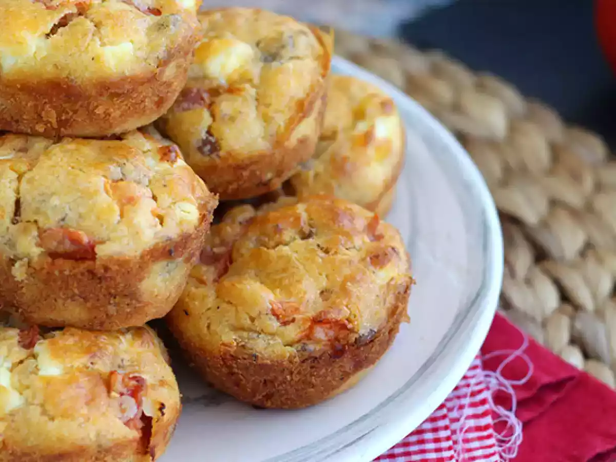 Muffins met tonijn, tomaat en feta - foto 4
