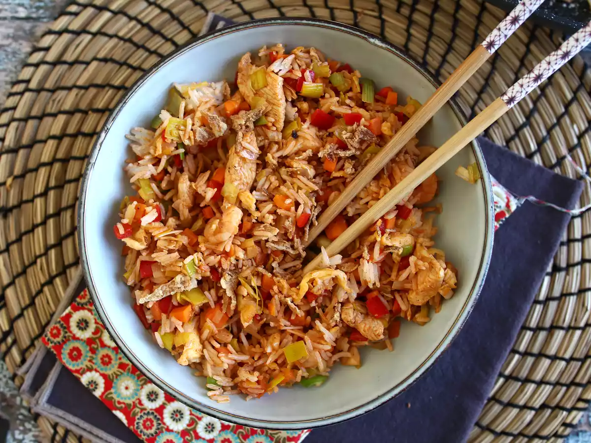 Nasi goreng, het Indonesische rijstgerecht - foto 4
