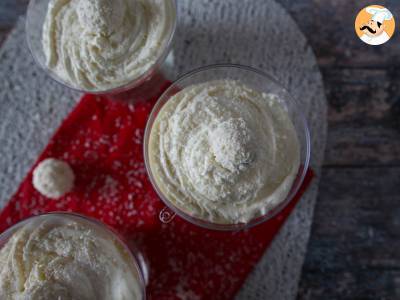 No-bake Raffaello kokosglaasjes - een sprookjesachtig dessert in een sneeuwbol - foto 4