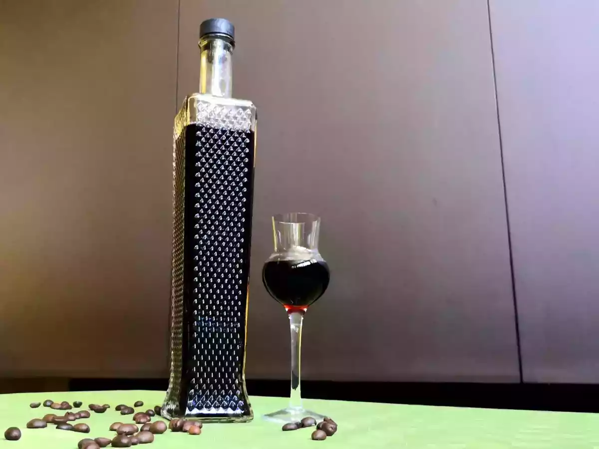 Nocino, het recept en de ingrediënten om het thuis te maken - foto 4