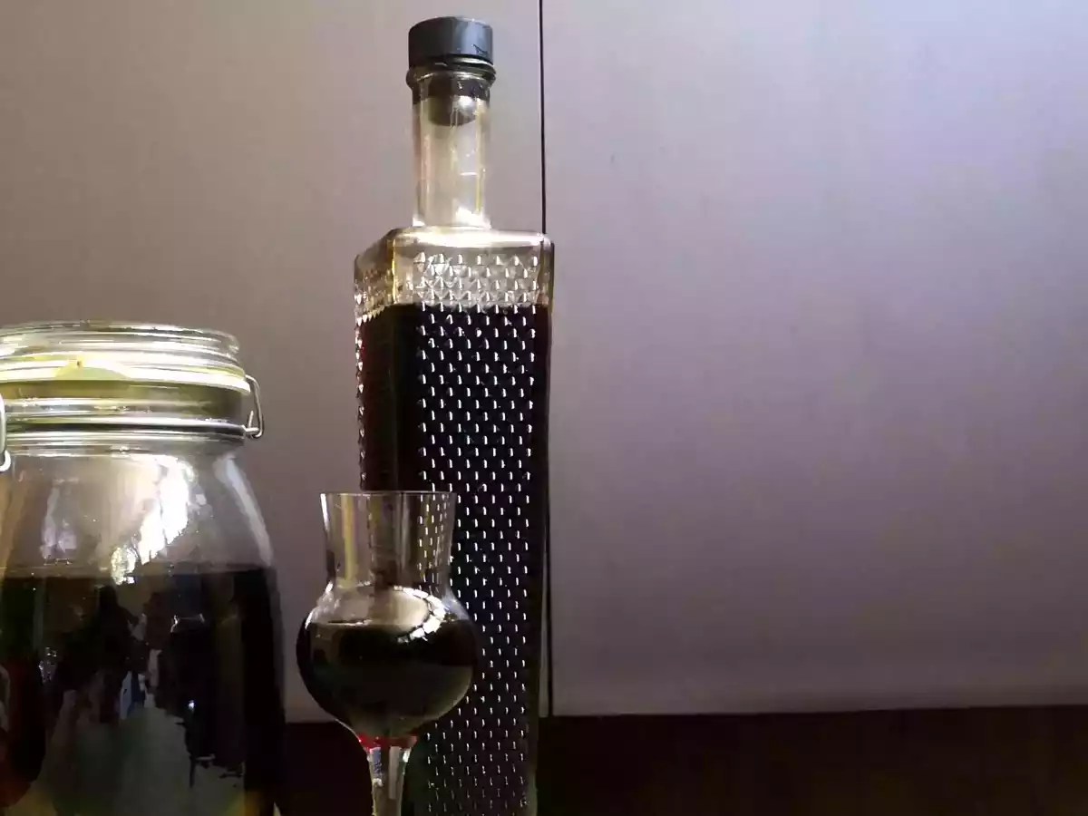 Nocino, het recept en de ingrediënten om het thuis te maken - foto 6