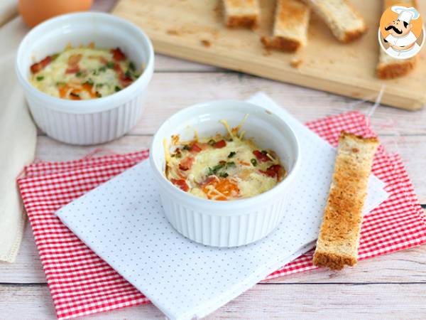 Oeufs cocotte met spek en bieslook, een snelle en makkelijke recept - foto 3