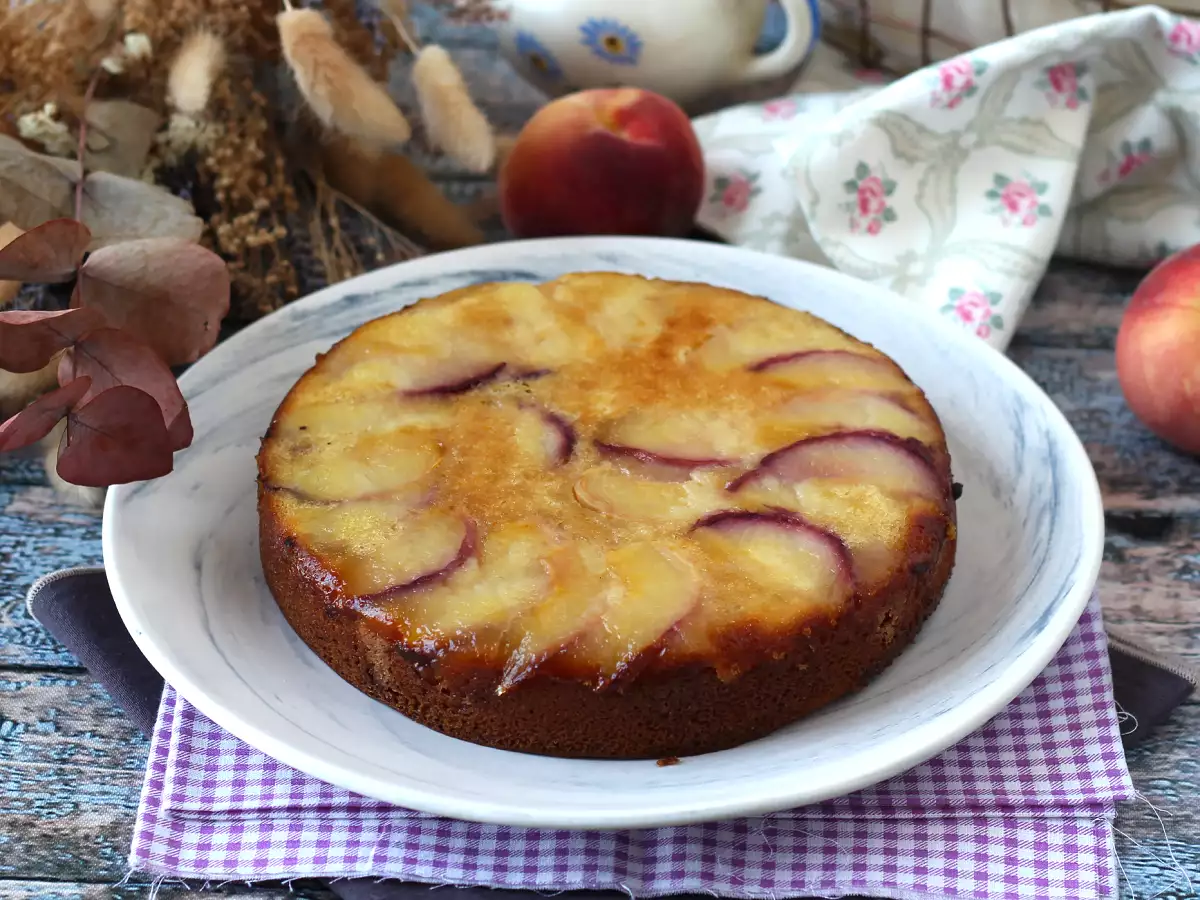 Omgekeerde perzikcake: smeuïg, zacht en gekaramelliseerd - foto 2