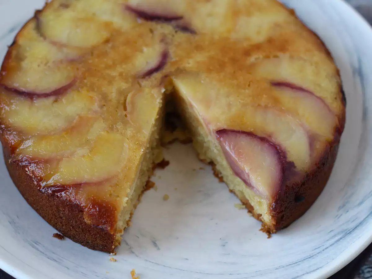 Omgekeerde perzikcake: smeuïg, zacht en gekaramelliseerd - foto 7
