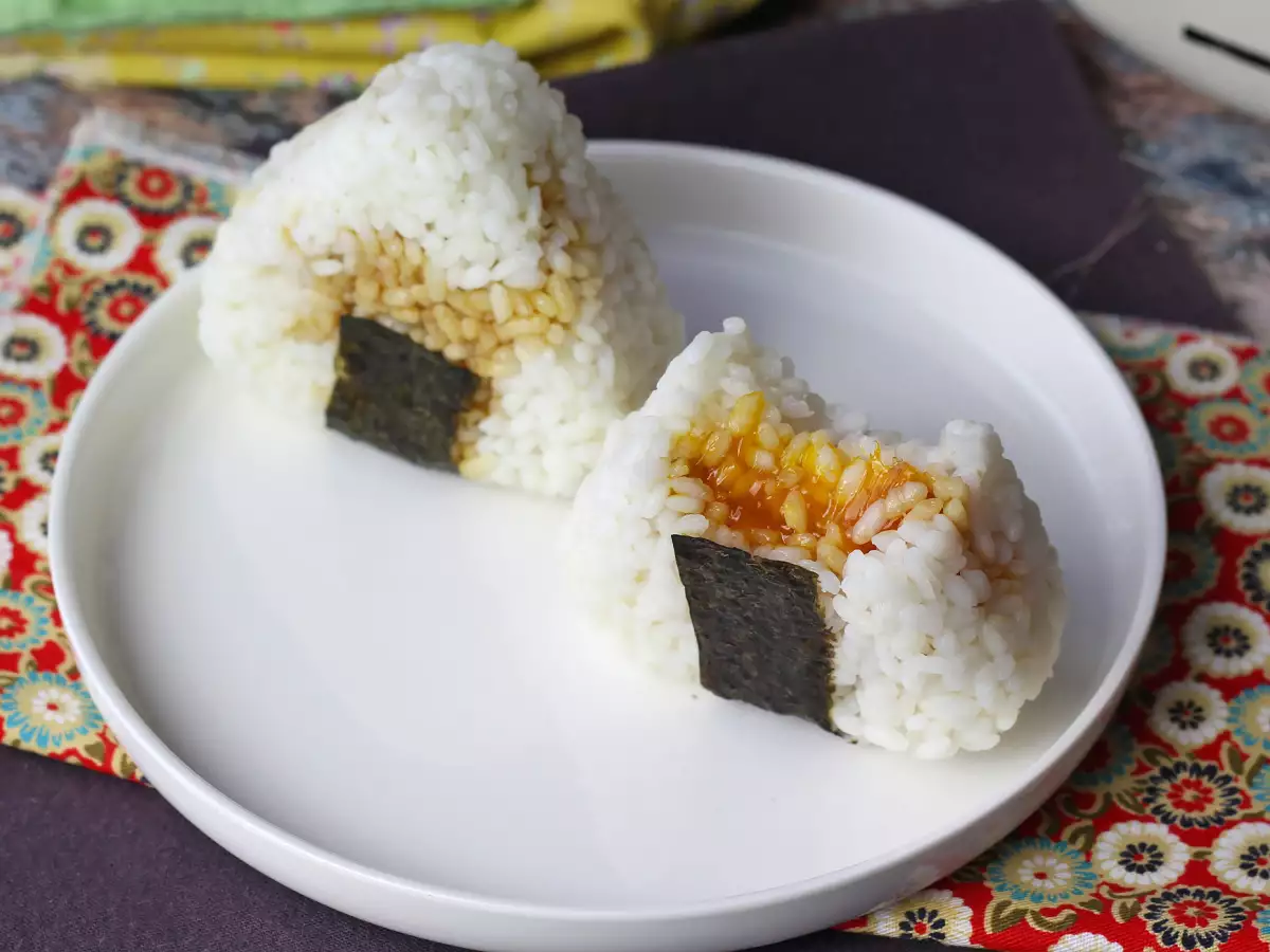 Onigiri met in sojasaus gemarineerde eidooiers - foto 8