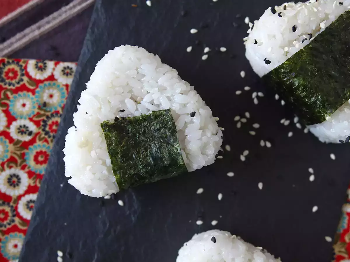 Onigiri met tonijn: het kleine Japanse driehoekige rijstsandwichje - おにぎり - foto 7
