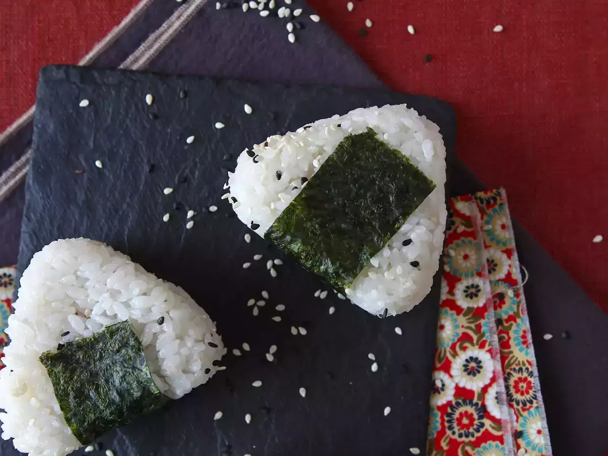 Onigiri met tonijn: het kleine Japanse driehoekige rijstsandwichje - おにぎり - foto 9