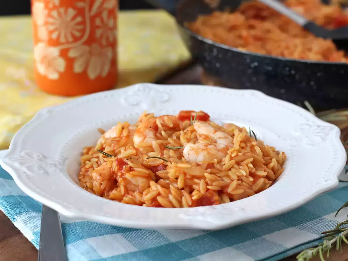 Orzo-pasta met tomaten en garnalen, bereid als een risotto - foto 2