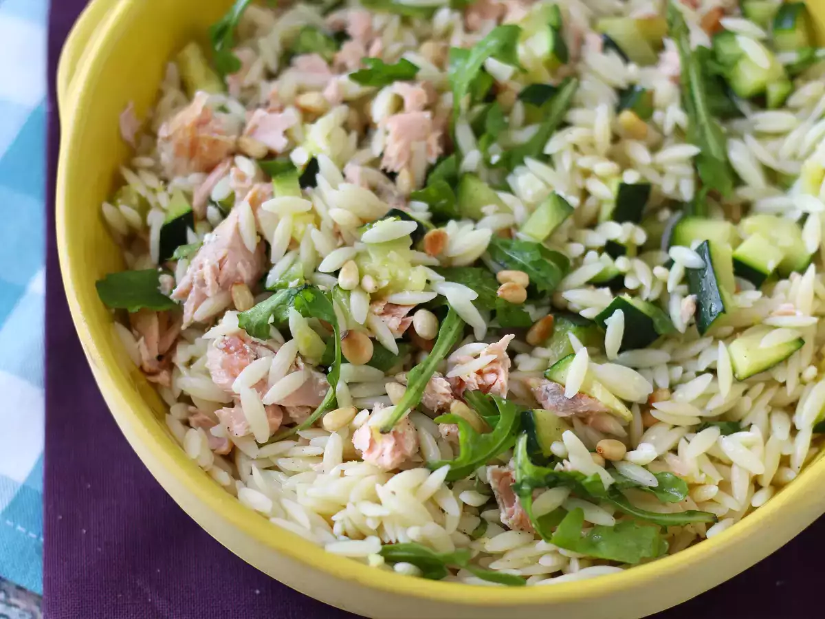 Orzo pastasalade met zalm en courgette - foto 2