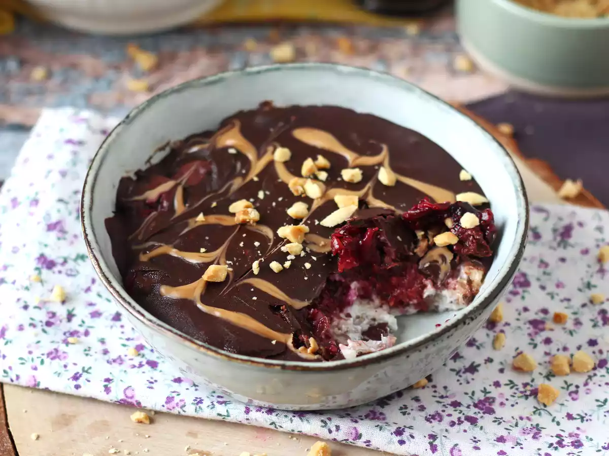 Overnight oats, rood fruit en chocolade, een gezond en stevig ontbijt!