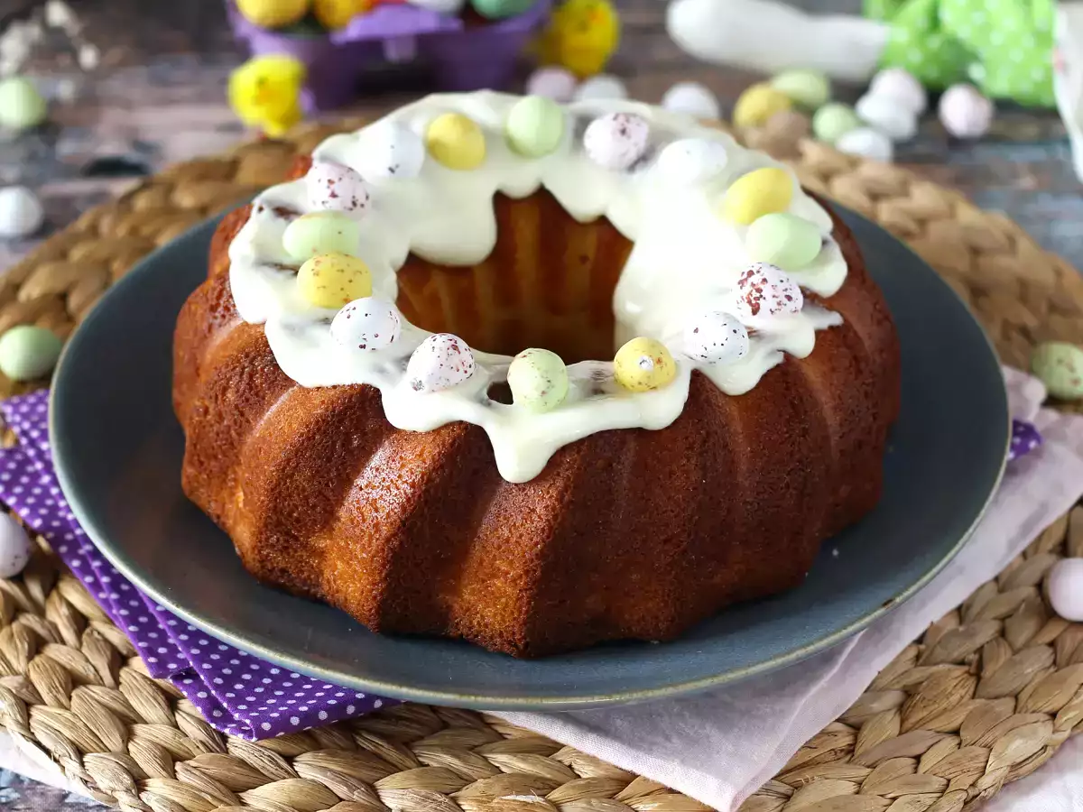 Paas Bundt cake met citroen en witte chocolade