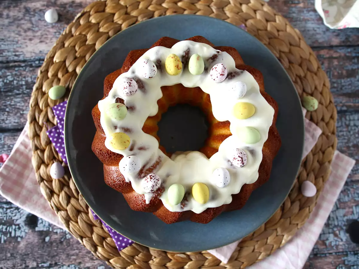 Paas Bundt cake met citroen en witte chocolade - foto 6