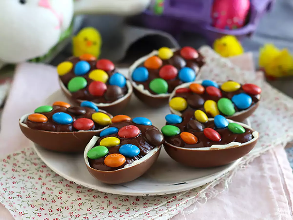 Paaseieren gevuld met chocoladevla en M&M's - foto 3