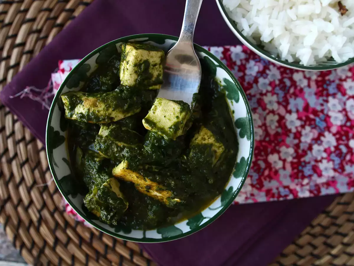 Palak tofu: Indiase curry met spinazie en tofu