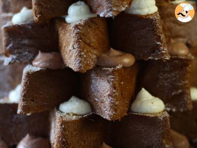 Pandoro brioche gevuld met Nutella crème en vanillecrème in de vorm van een kerstboom - foto 2