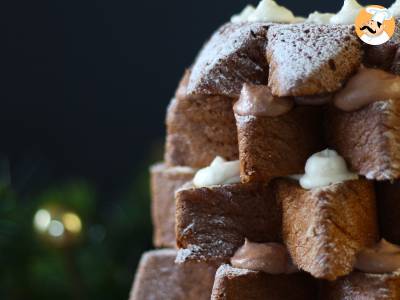 Pandoro brioche gevuld met Nutella crème en vanillecrème in de vorm van een kerstboom - foto 4