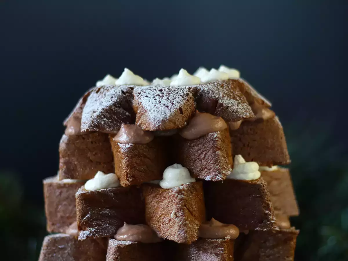 Pandoro-brioche gevuld met Nutella- en vanillecrème, in de vorm van een kerstboom - foto 7