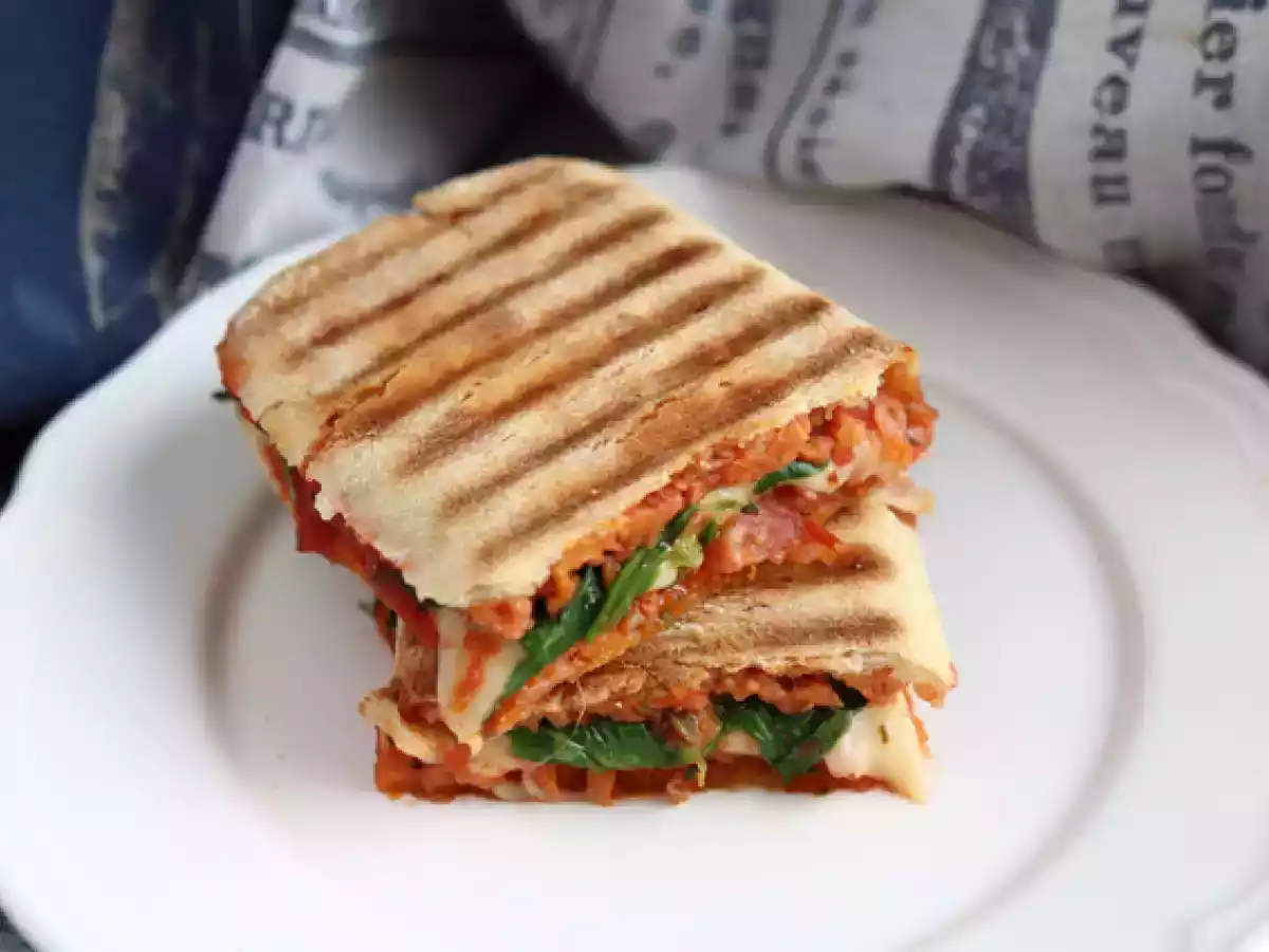 Panini met chorizo en emmentaler