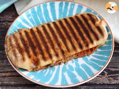 Panini met tonijn, tomaat en kappertjes - foto 4