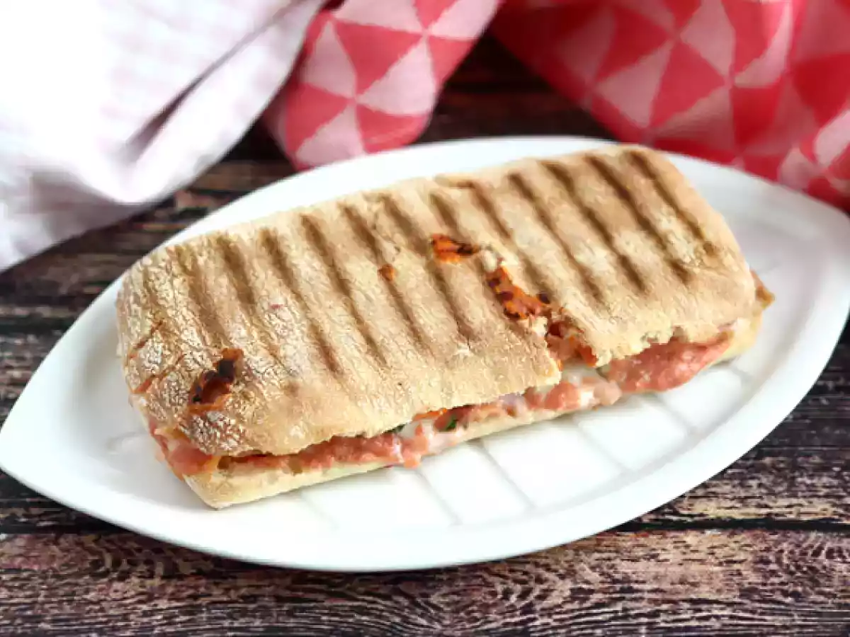 Panini met zalm, mozzarella en dille - foto 4