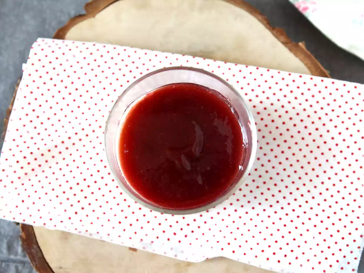 Panna cotta met bessencoulis - foto 3