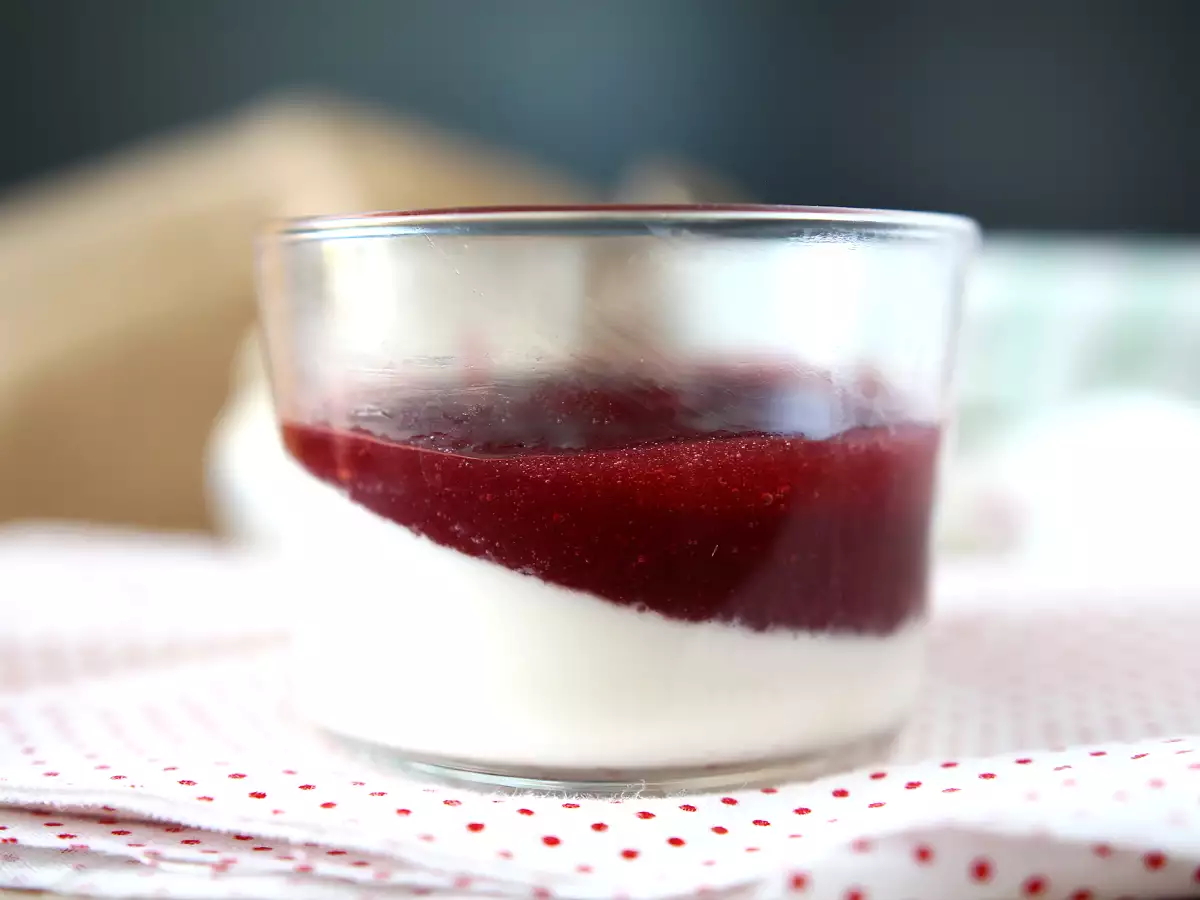 Panna cotta met coulis van rood fruit - foto 2