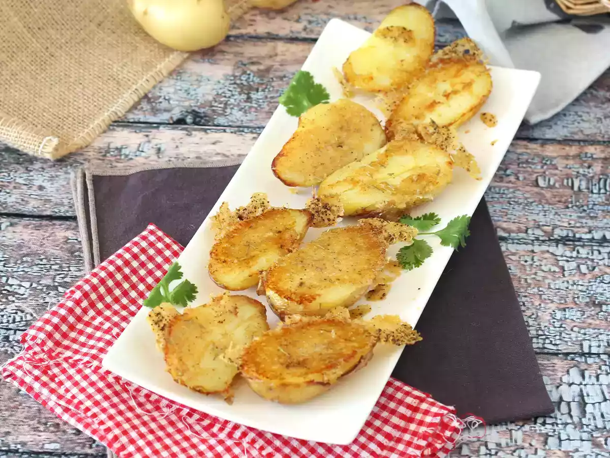 Parmezaanse aardappelen, zacht van binnen en knapperig van buiten! - foto 3