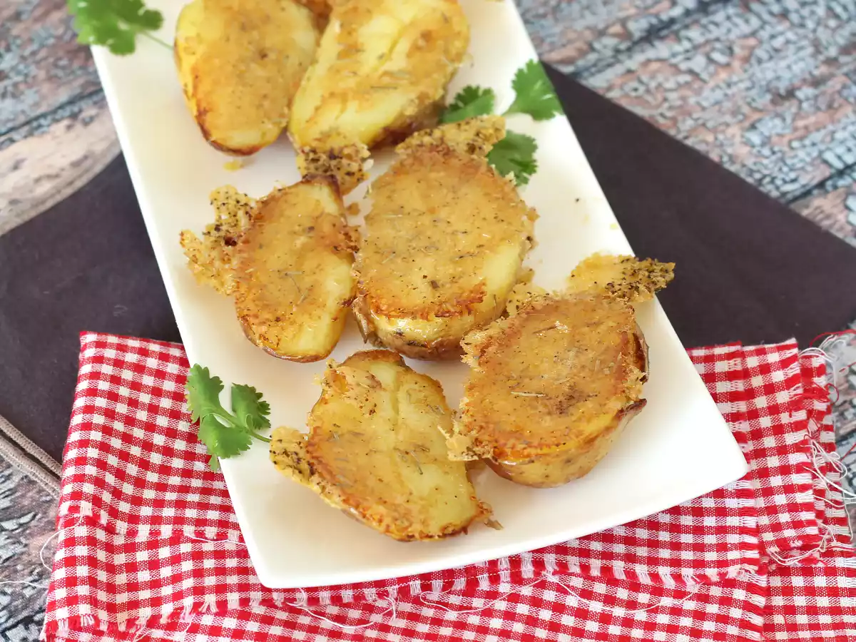 Parmezaanse aardappelen, zacht van binnen en knapperig van buiten! - foto 4