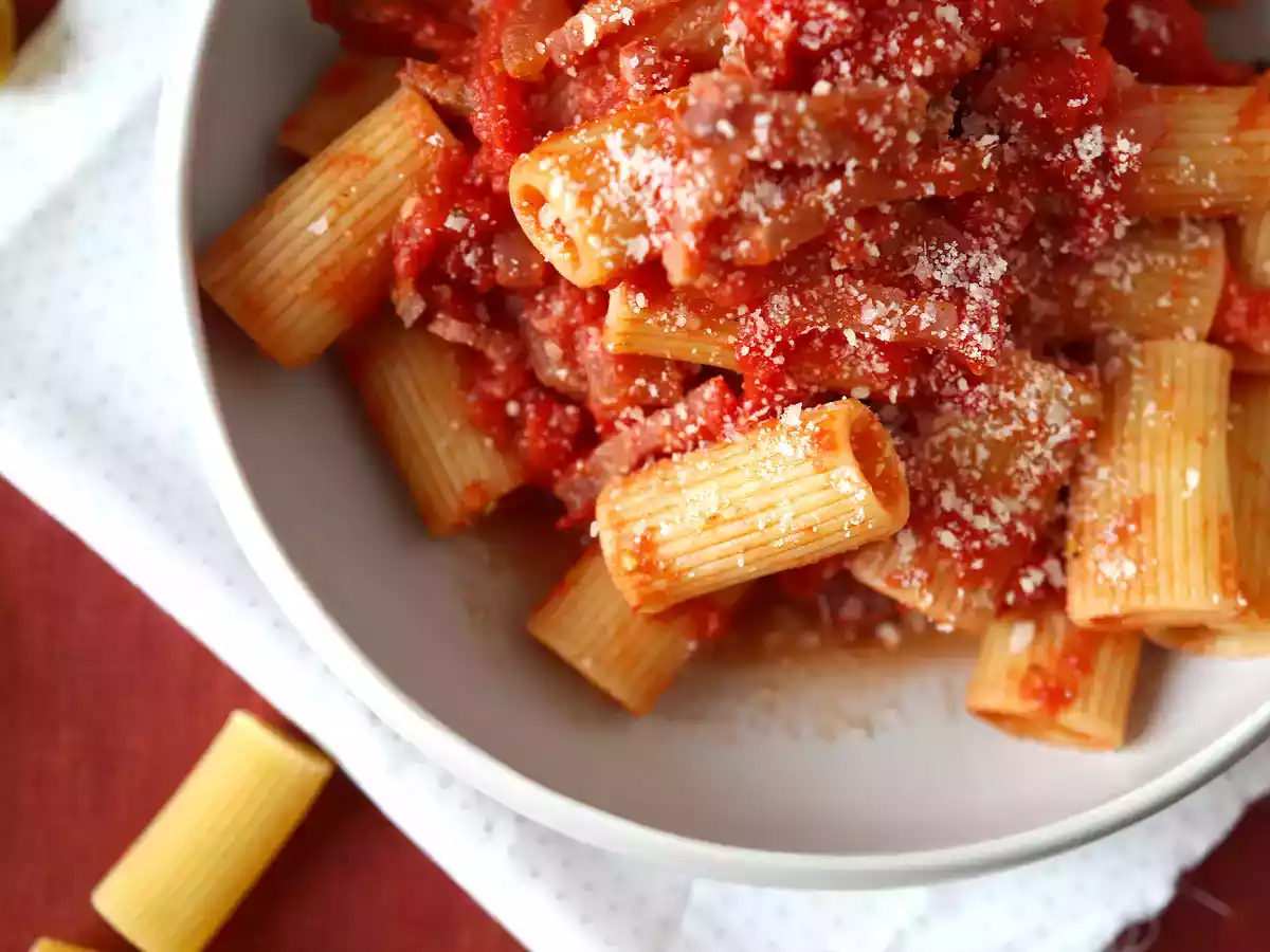 Pasta all'amatriciana, het traditionele recept stap voor stap uitgelegd - foto 4