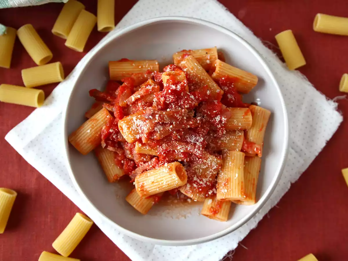 Pasta all'amatriciana, het traditionele recept stap voor stap uitgelegd - foto 5