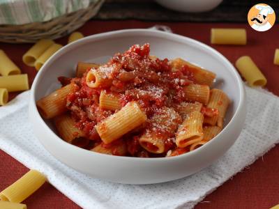 Pasta all'amatriciana, het traditionele recept stap voor stap uitgelegd