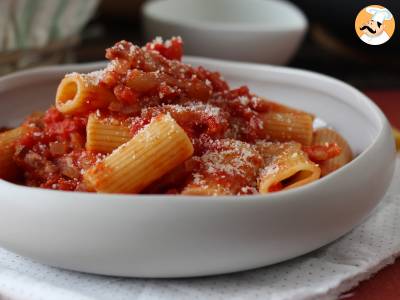 Pasta all'amatriciana, het traditionele recept stap voor stap uitgelegd - foto 2