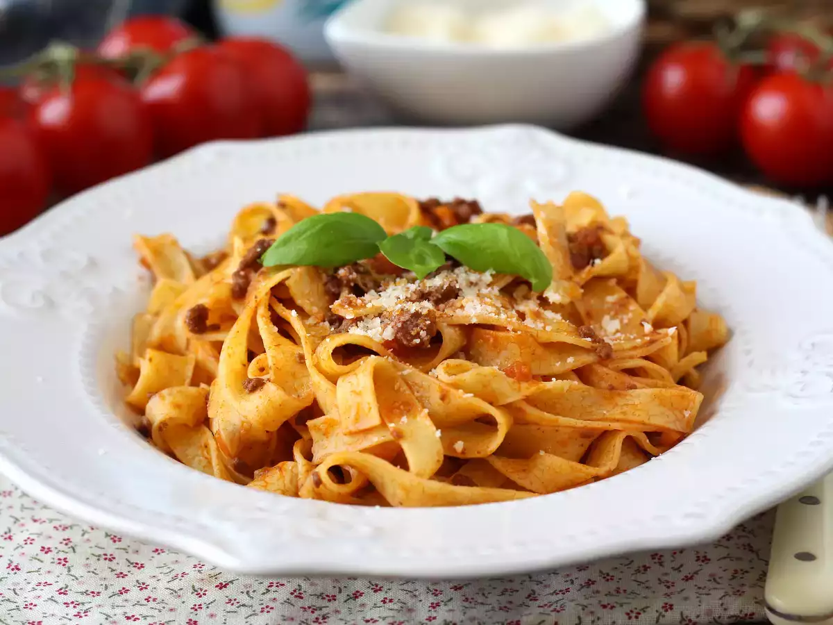 Pasta met bolognesesaus - tagliatelle al ragù alla bolognese - foto 3