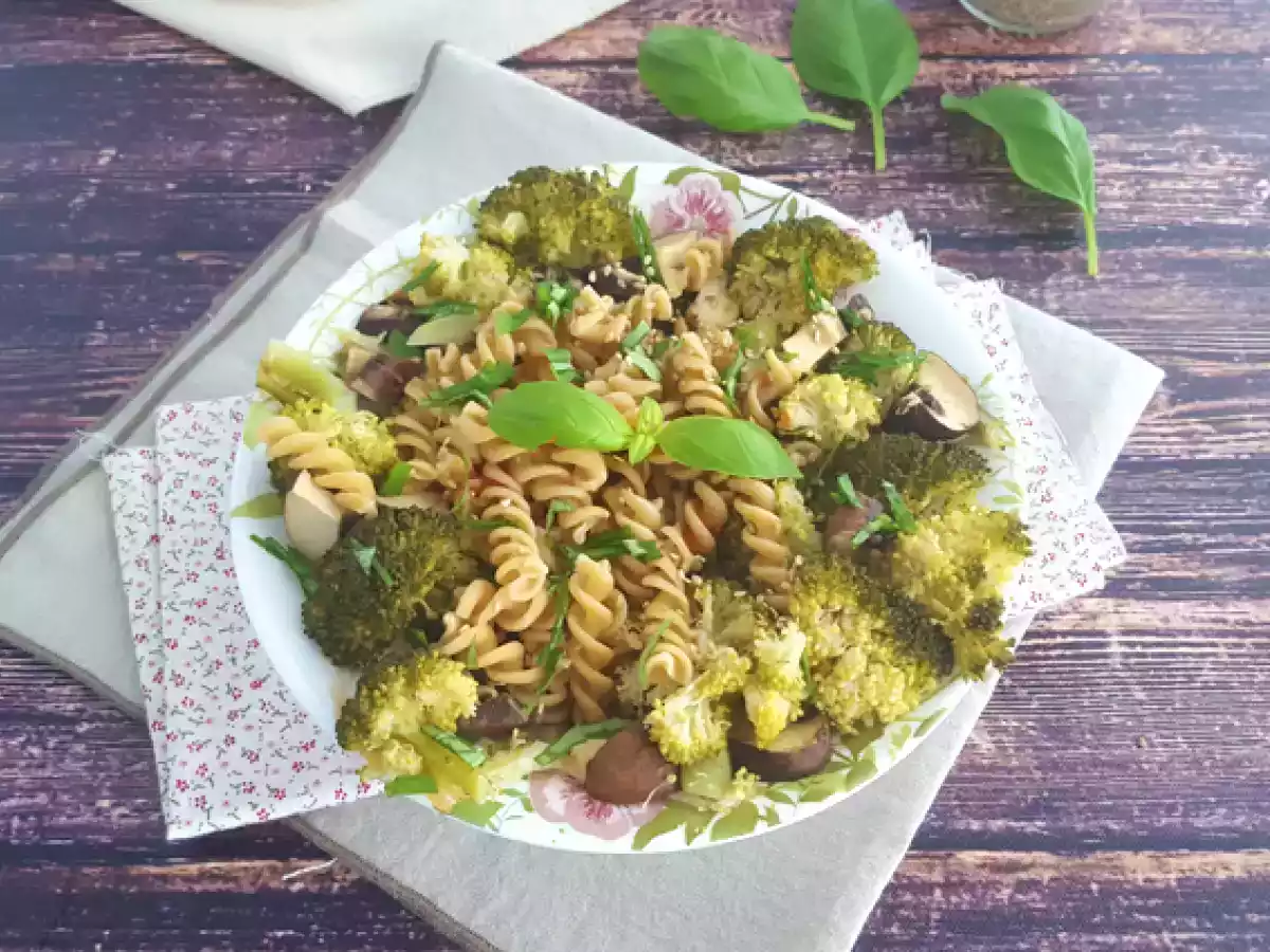 Pasta met broccoli, champignons en basilicum - foto 4