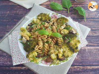 Pasta met broccoli, champignons en basilicum - foto 4