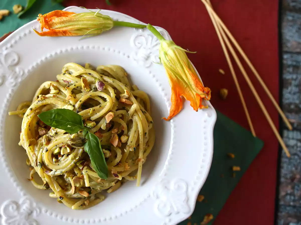 Pasta met courgettebloemen, ricotta en pistachenoten - foto 2