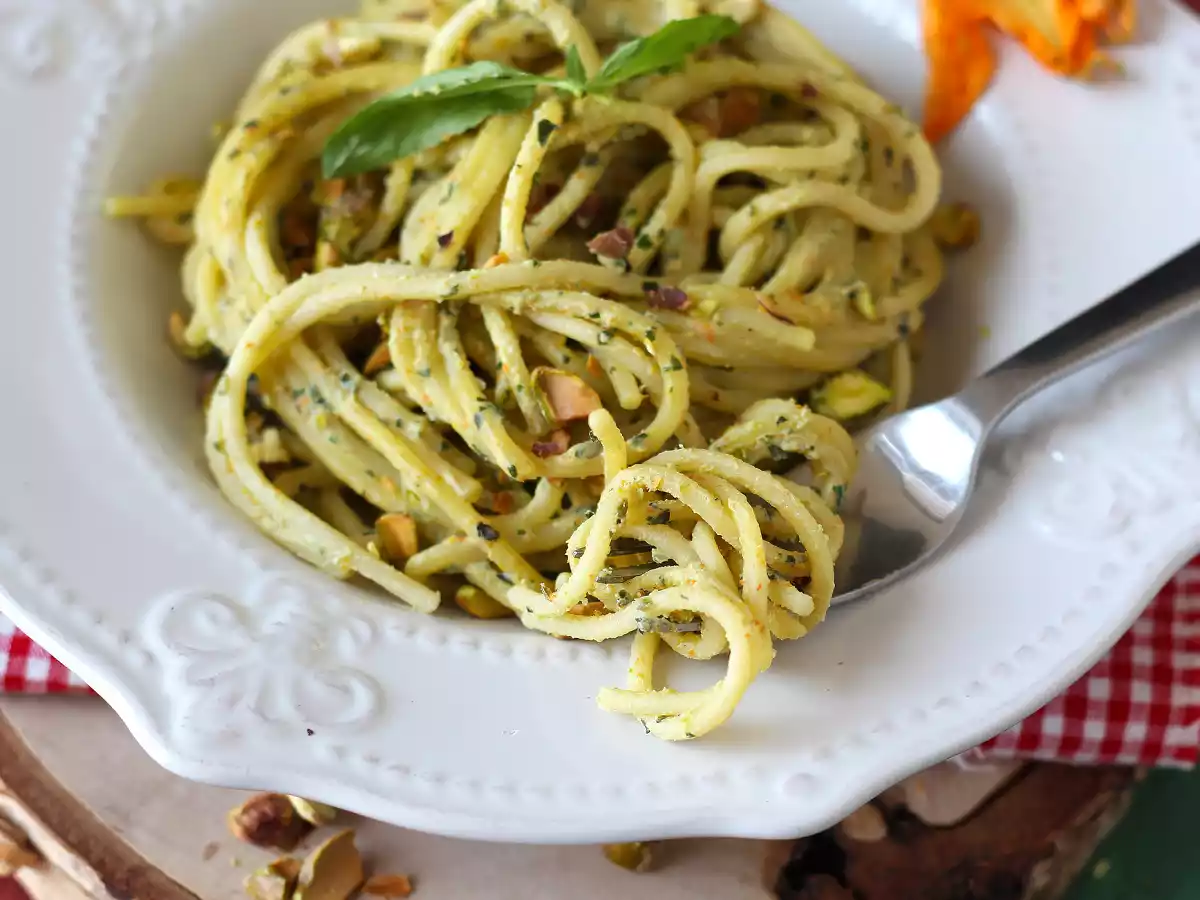 Pasta met courgettebloemen, ricotta en pistachenoten - foto 3