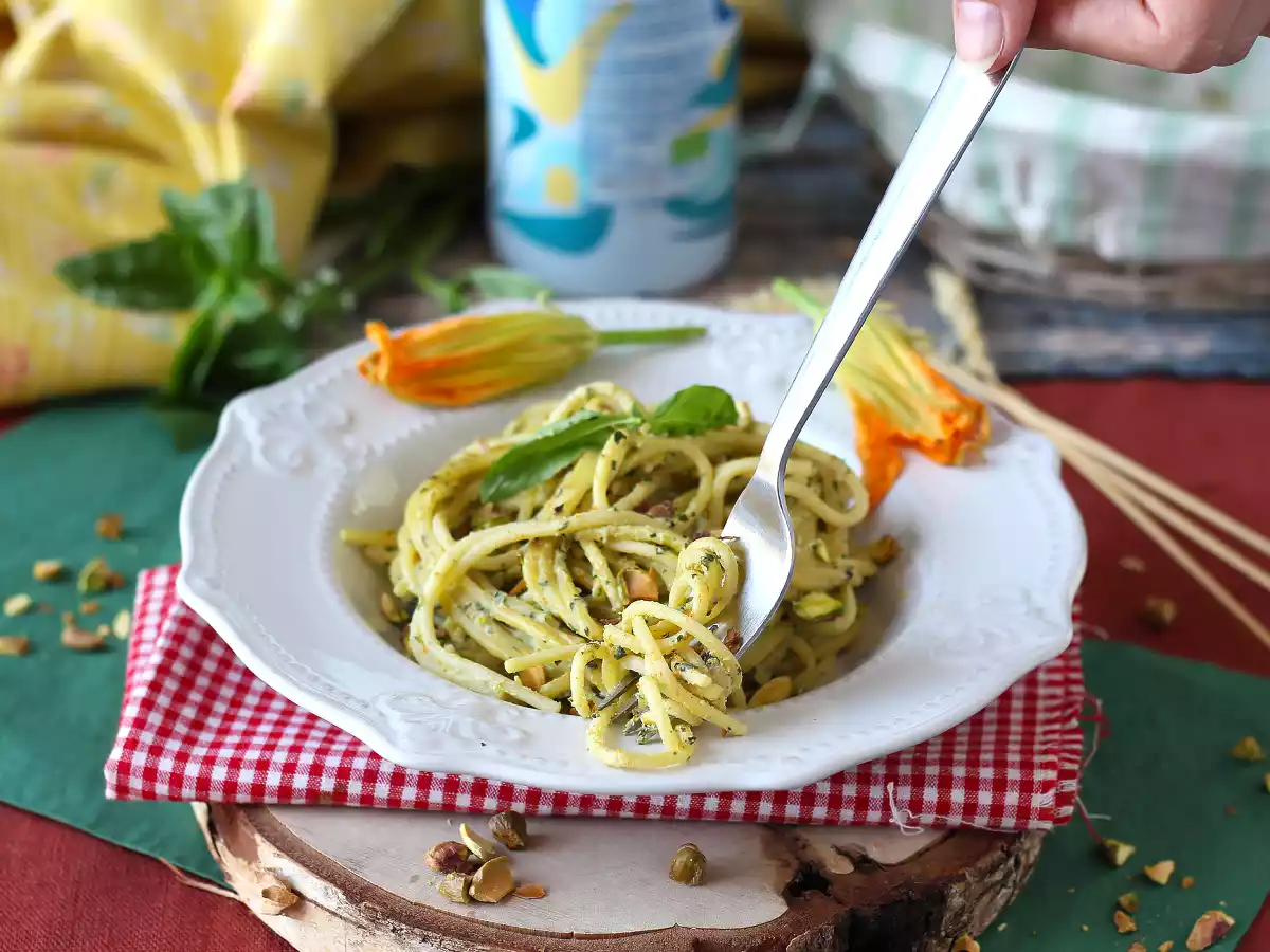 Pasta met courgettebloemen, ricotta en pistachenoten - foto 4