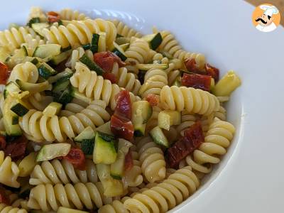 Pasta met courgettes en zongedroogde tomaten: een snel en lekker voorgerecht! - foto 5