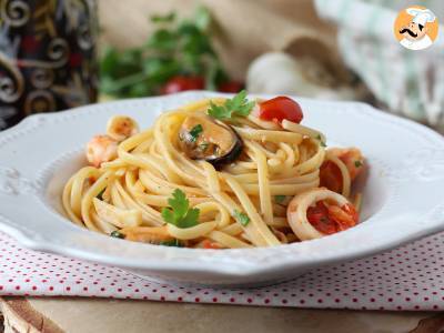 Pasta met diepgevroren zeevruchten, de smakelijke en zeer snelle eerste gang