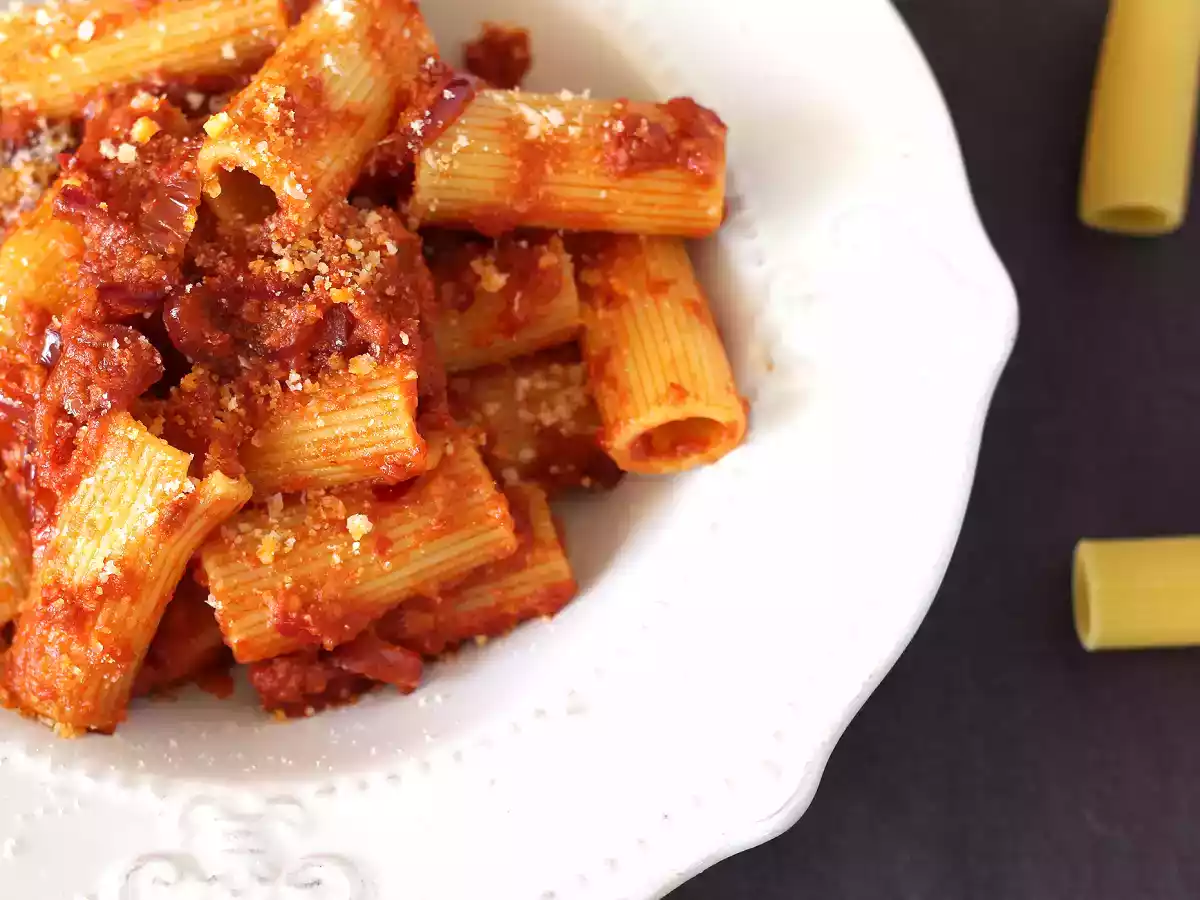 Pasta met 'Nduja, een makkelijk te maken Calabrisch pastagerecht - foto 2