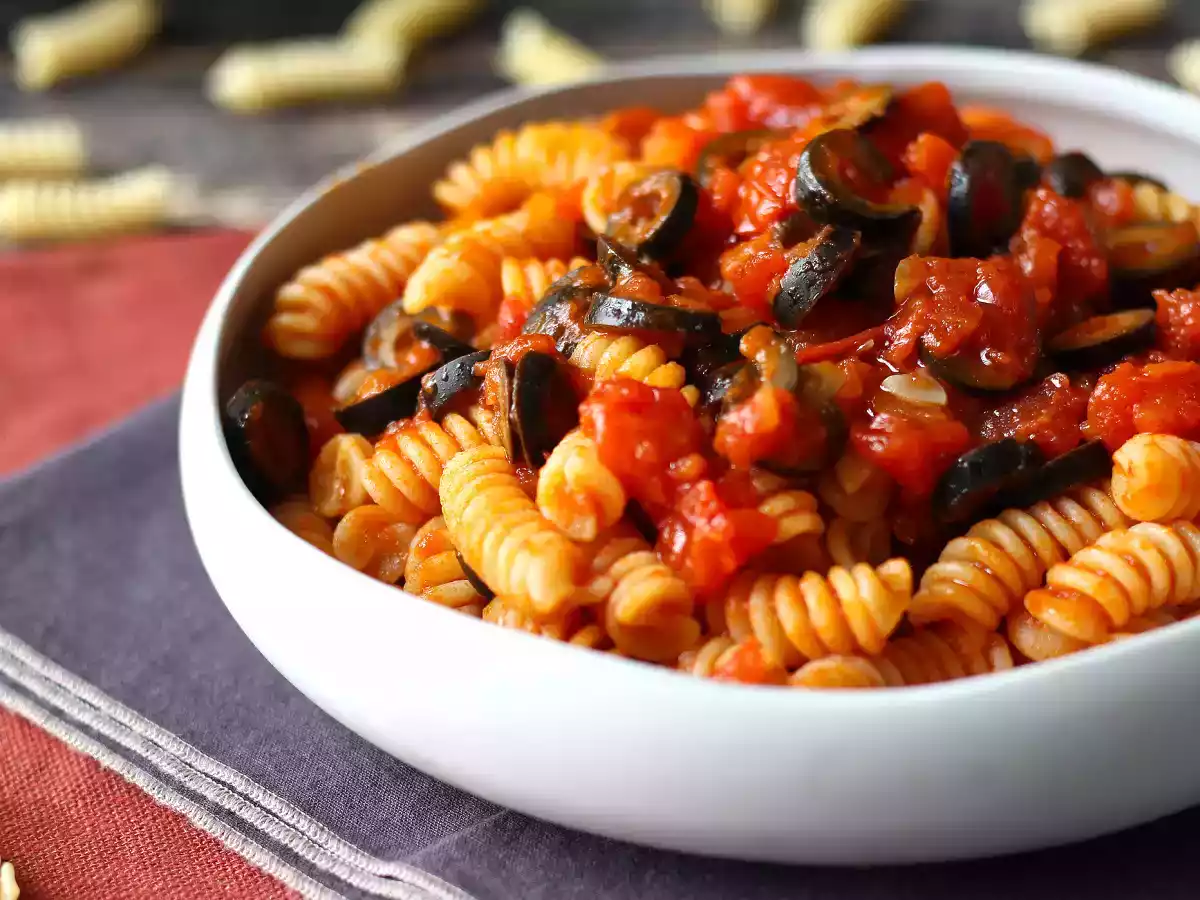 Pasta met olijfsaus: goedkoop, lekker en makkelijk te bereiden! - foto 4