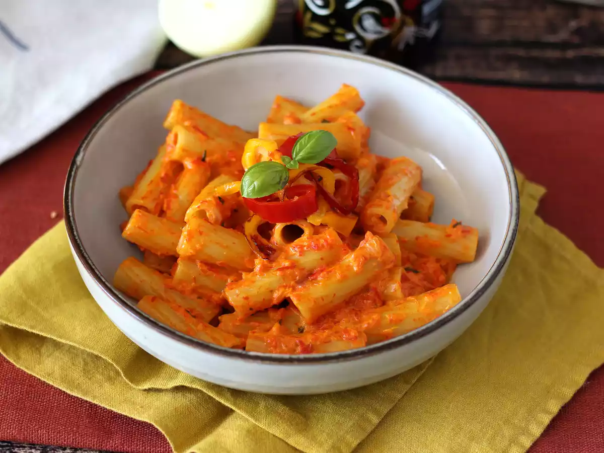 Pasta met paprika en philadelphia