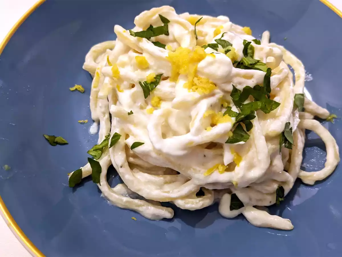 Pasta met ricotta en citroen, een delicaat voorgerecht dat heel gemakkelijk te bereiden is!